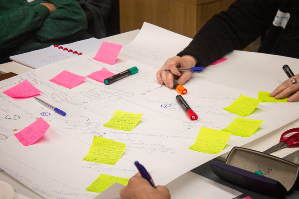 Forum ouvert - post-it de table ronde