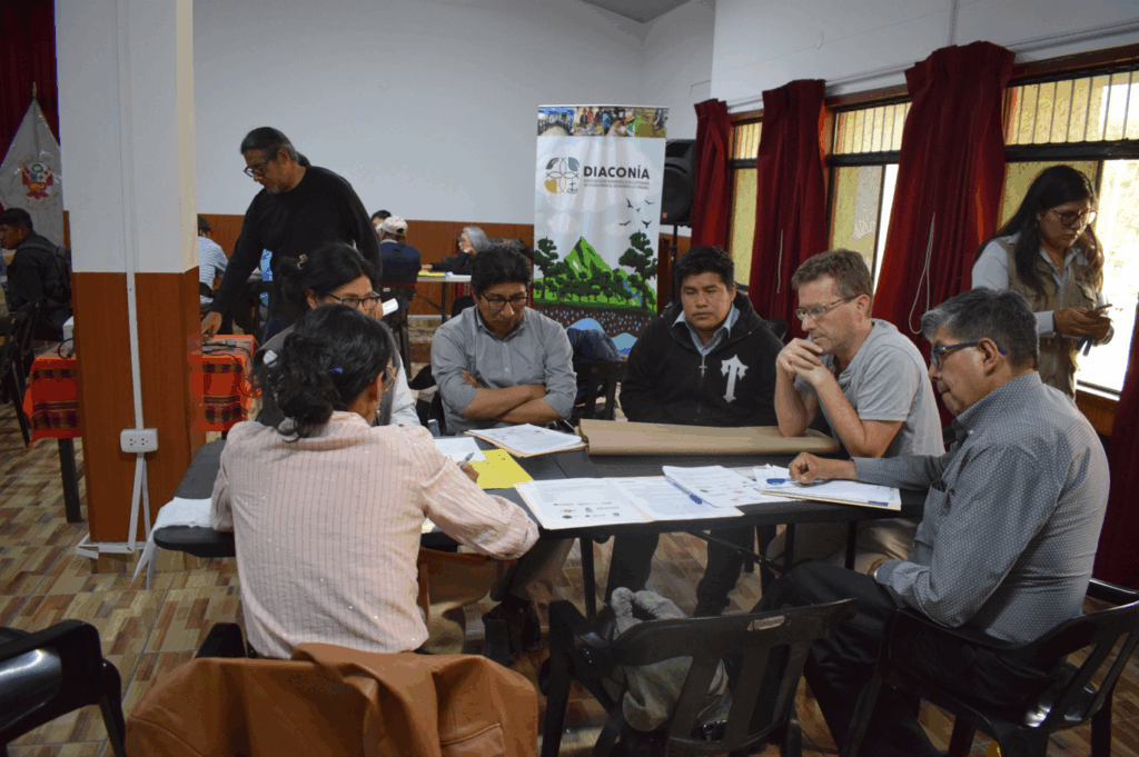 Des personnes participent à un atelier